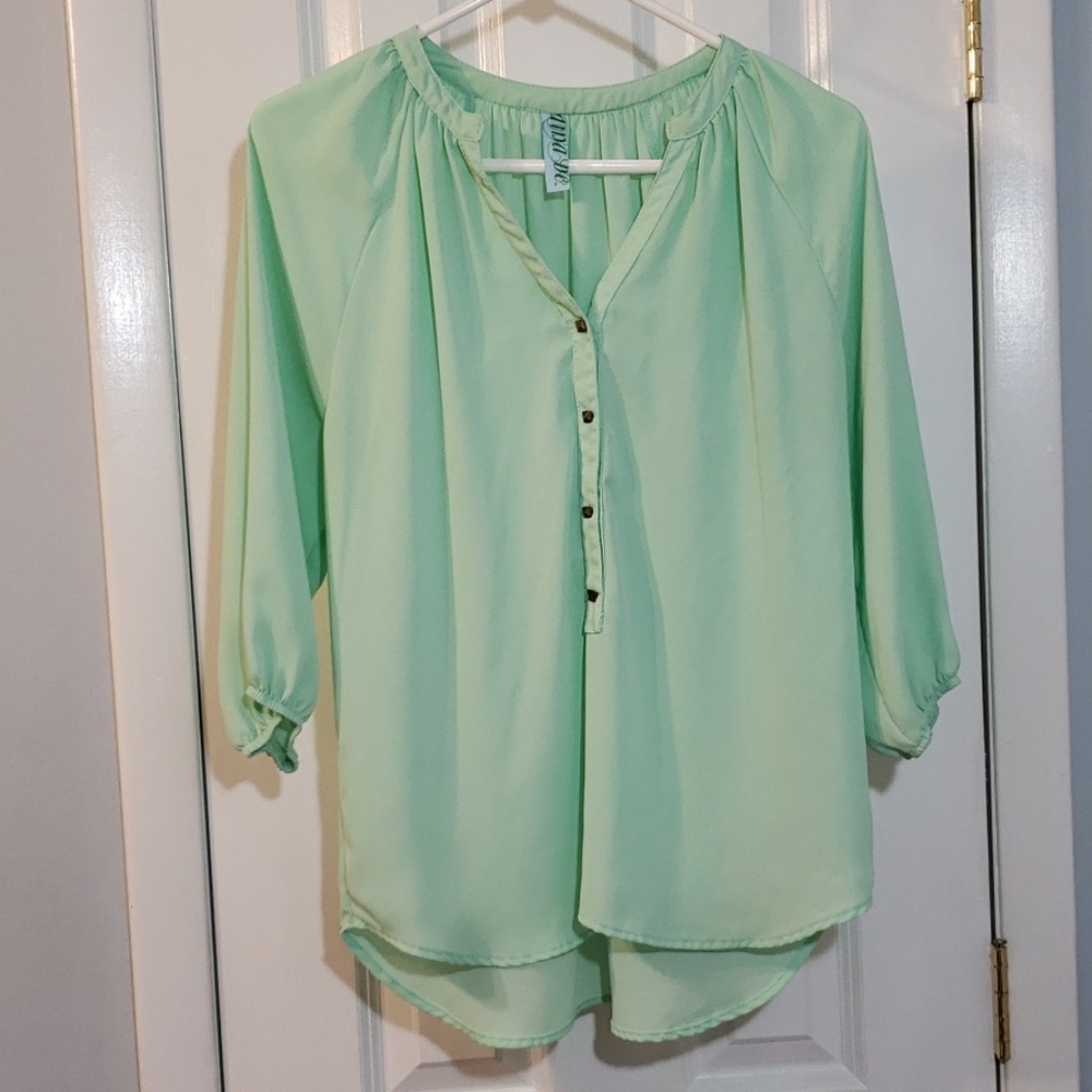 Francesca's Mint Green Blouse